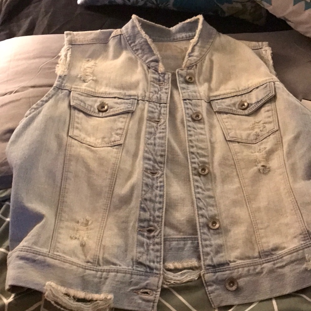 Sleeveless Jean jacket